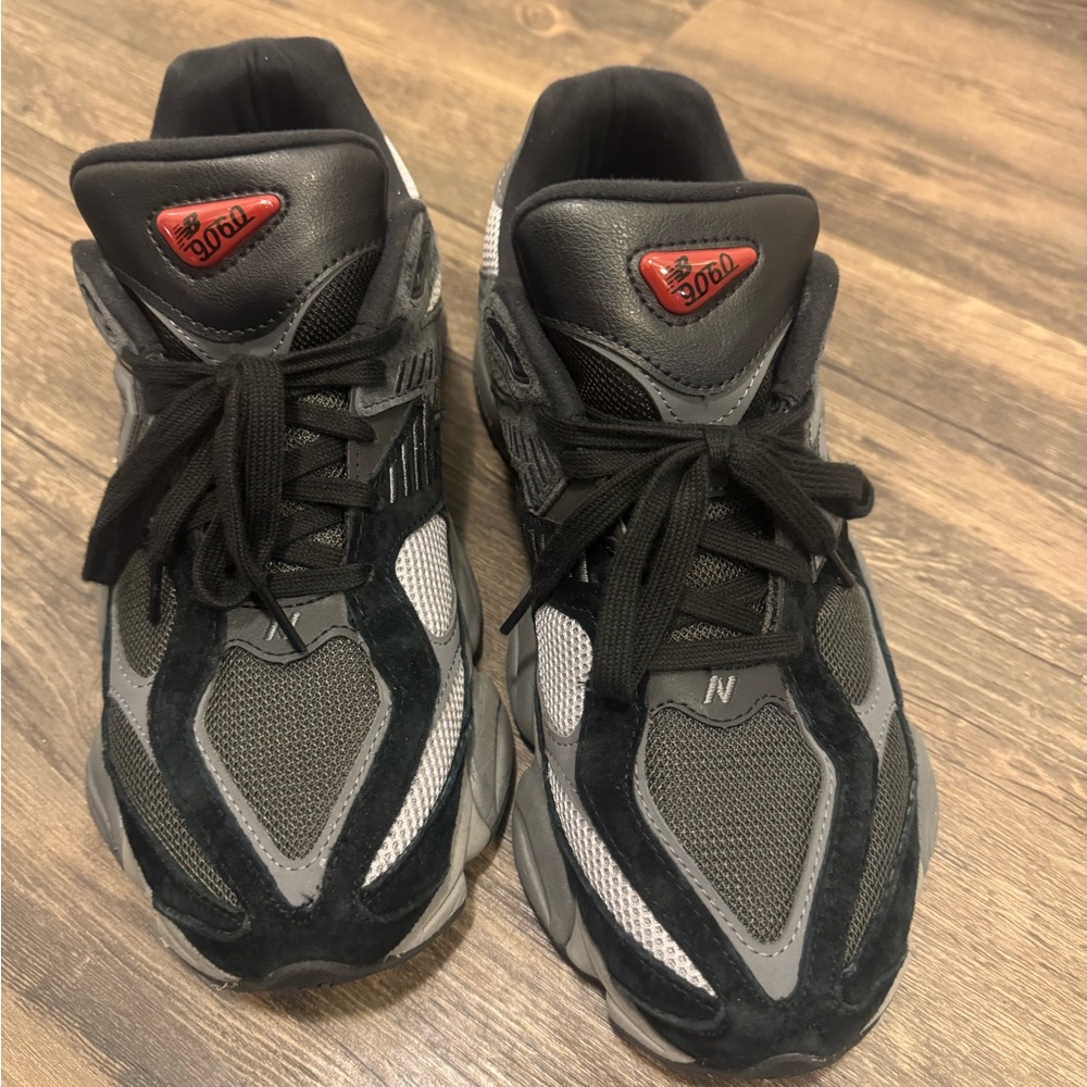 New Balance  9060 Black and Gray 10.5